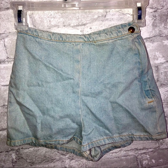 American Apparel light wash denim tap shorts - Picture 2 of 4